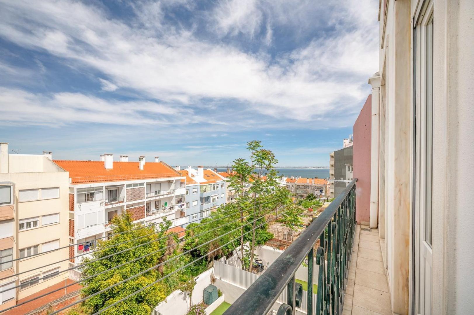 Guestready - Lush Atmosphere In Lisbon Appartement Buitenkant foto